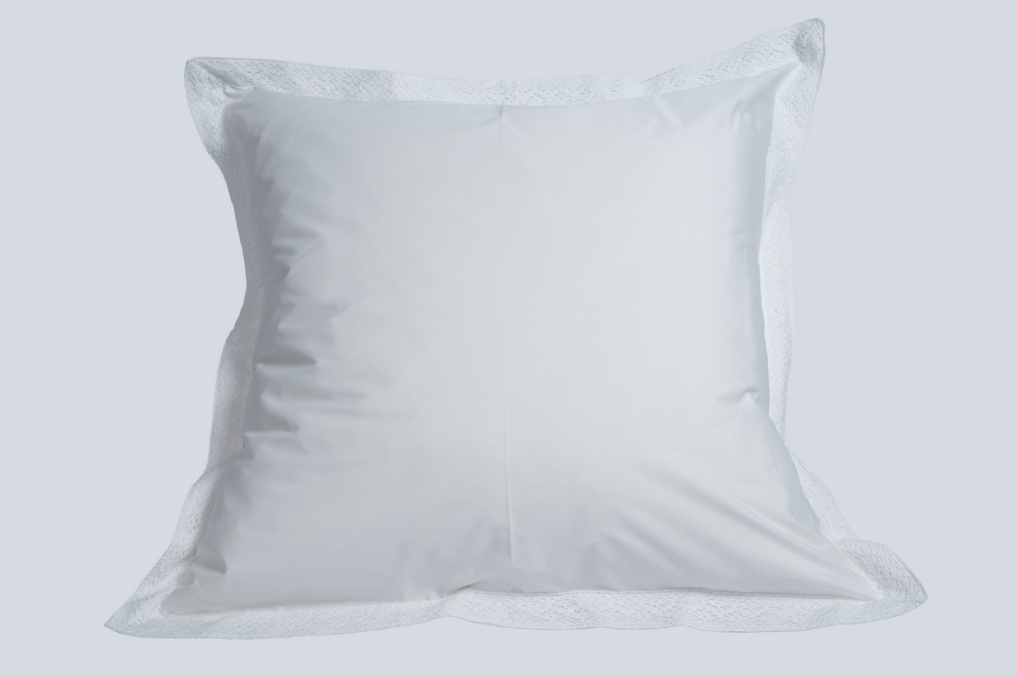 Cojín lector estilo Niveo de La Casa de los Gansos sobre fondo blanco, diseñado para una lectura cómoda y elegante